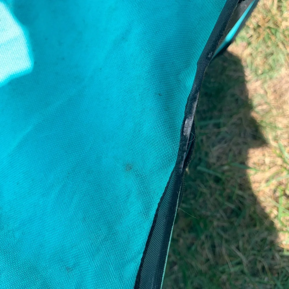 Used Aliparr animal safe zone with zipper top. It had some wear needs cleaned.